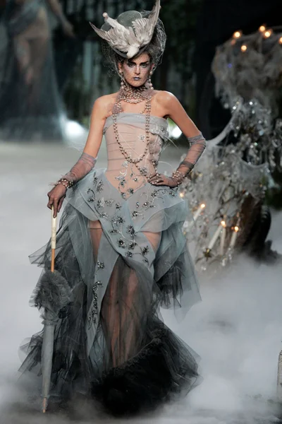 Look 2
